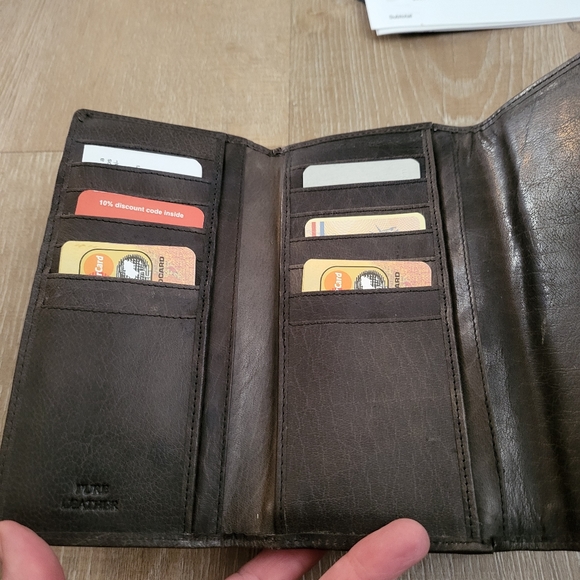 Spikes & Sparrow Leather Woman's Wallet NWT - Picture 3 of 9